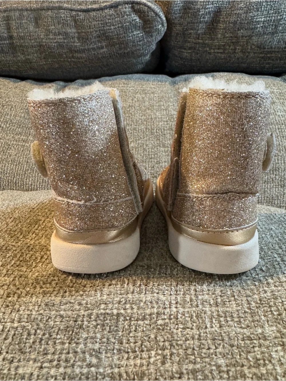 UGG Keelan Glitter Infant Boots in the gold Size 4/5